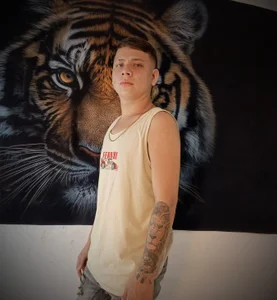 Public de sebas_twink_boy  3 Imagens