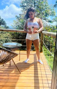 karlyjons12 Public Immagine  3