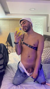 ItsMeEros A little bit horny Pic