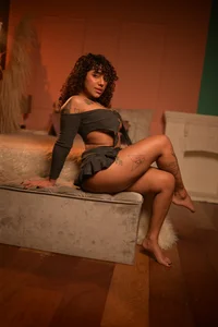 LuckySwagson An afternoon with me 😏🍷 Immagine  3