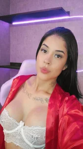 ScarlettSinclaiir Sexy white lingerie and big tits Pic 3