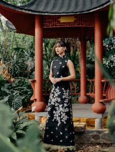 kimhilton_ 🐉🪭🏮 Immagine  2