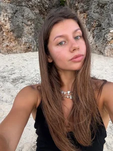 Milly_Meyson Public Pic 6