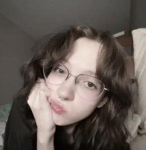 ChasidySynan Public  4টি ছবি