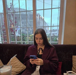 ValentinaWestund: Public ( 2 фото)