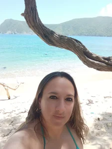 charlize_legs Sand and Sea Pic 3