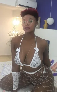 ScarleetSmithのCasual but Hornyの枚の写真