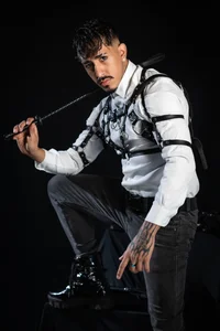 Donovan_Desmond: Dominant😈 ( 3 фото)