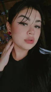 Samantha_Roberts_b Public Pic 2