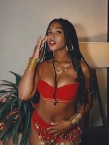 Hilaryebony_Indu EBONY show ⚜️♦️ Bild 2