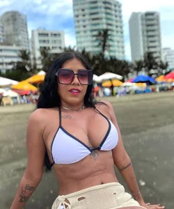 Tammysanz Sensual beach 💥🍑🍒 Foto 2