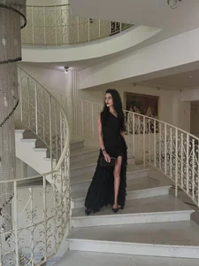 NadineRay Public Kuva 2