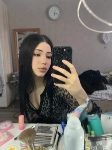 DianaRayyy a little bit of me slika 6