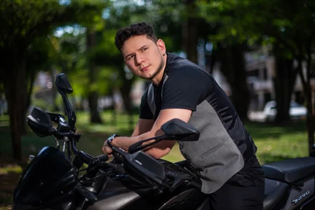 Izui_Pierce The motorcycle boy 🏍💪 Poză