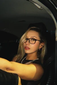 GretaVelvet Playing with fire (and with you) 🔥 Pic 3