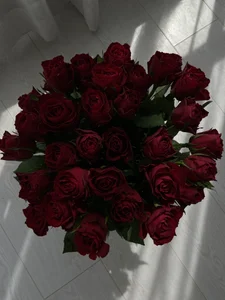 LindsieGreyy My love for flowers Pic 6