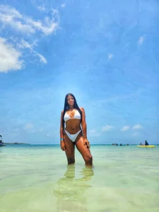 ZOEGARNER01 life Hình 2