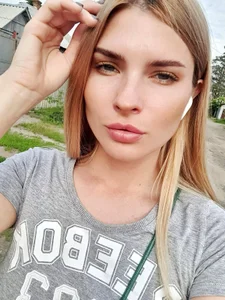 RunawayBlonde Public Pic 5