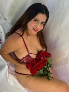 Heidy_Wells Your favorite gift this Valentine's Day 💋 Pic 2