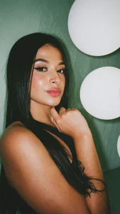 AlyssaDeanのBeauty faceの 4枚の写真