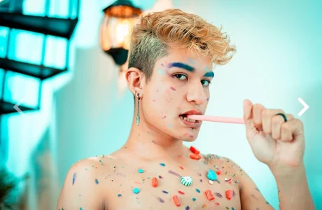 Theo_Rowan kullanıcısının When he was blond albümü -  2 fotoğraf