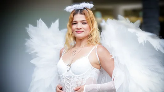 violet_gray_ beautiful photos of halloween angels🎃🤍🎃 Pic 2