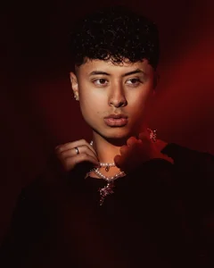 Red Velvet Boy ❤️‍🔥 od Noah_dupont_  3 snímek