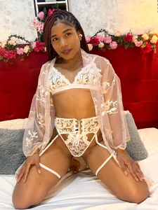 SilvannaFit Pink Easter vibes 🌸🐰 Pic 3