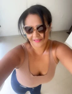 EmillyLim Public Immagine  3