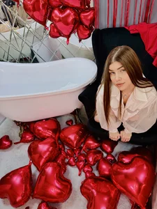 Milana_rosaa Valentine's Day Pic