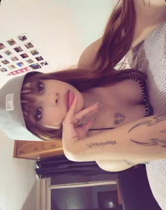 Sexy_aleja_outdoors Public Pic