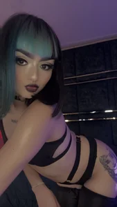 Liza_Sweettの💙Submission looks good on me, don’t you think? Just say the word, Master…👅の 3枚の写真