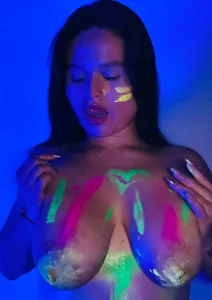 Jennifer_Vega1 Neon body paint صورة واحدة|Jennifer_Vega1 Neon body paint صورتان|Jennifer_Vega1 Neon body paint  2 صور|Jennifer_Vega1 Neon body paint  2 صورة