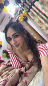 Jasmine_Shemale Public Pic 3