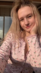 MaydaFoulkSun-Kissed Muse 🌅✨图片 4