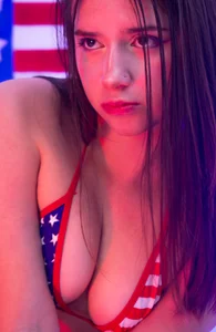 LilithAbril4 JULY 💓💙🤍 Bild 3