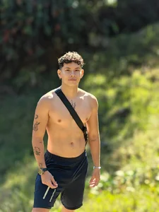 Daniel_Evans1: enjoying the sun 🤭 ( фото)