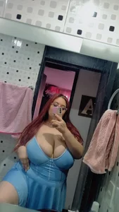 kattybbwbigboobs_のPublicの 2枚の写真