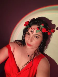 Lia_Hurley Happy Valentine's Day Pic 5