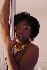 EmmaSanzz_の💐🫦の 4枚の写真