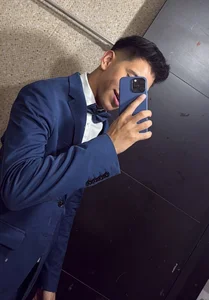 adrik_cano__ ME IN SUIT Foto 4