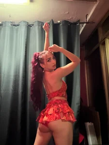 roxyfoxonfire Public Hình 4