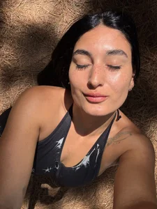 Scarlett_12 Hill of the 3 crosses Medellin Pic