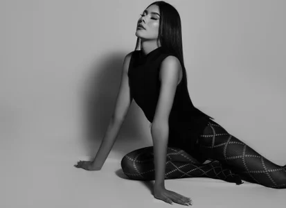 NiaSalvatore Black and white. Pic