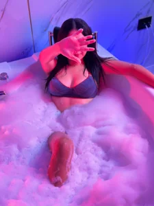 valentina__ortiz enjoying a relaxing day in a jacuzzi 💦🔥 Pic 2