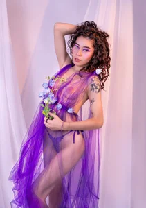 Lilith_Inferna 🌸 "Kiss me like these flowers…" 圖片 4