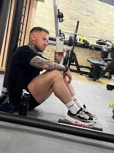 NickHOWLEN Public Poză 2