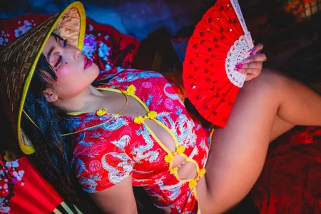 your asian 🐲🉐 de kitty_roouse  2 photos