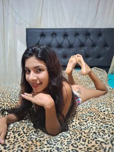 chaparritahot99: Hello ( 2 фото)