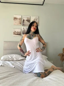 Megan_Black_MoonのTender photos 🌸#longhair#tattooの 4枚の写真